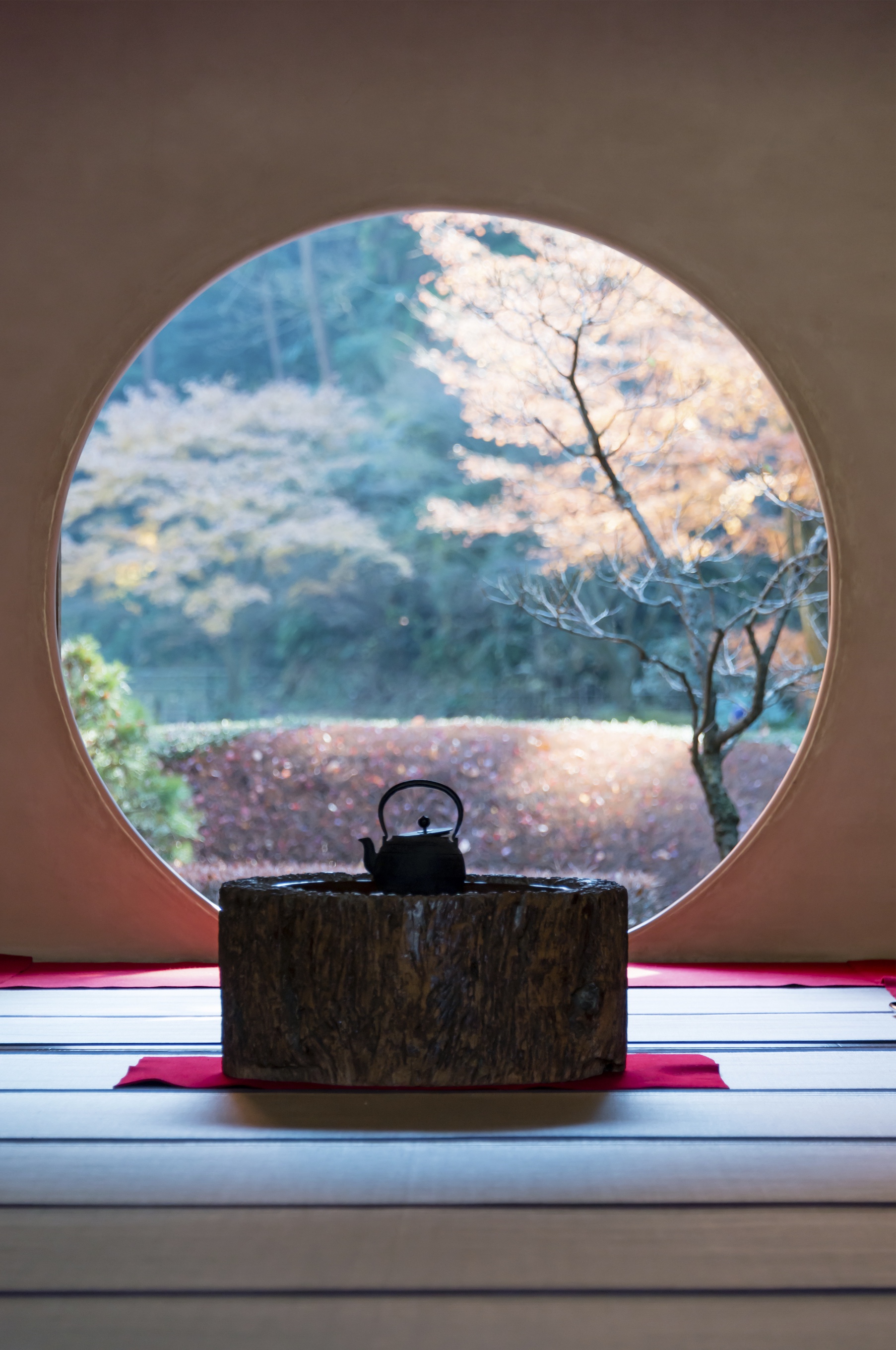 https://mdw-travel-data-us-east-1.s3.amazonaws.com/img/country/Japan/Meigetsu-in-Temple/img_00.jpg