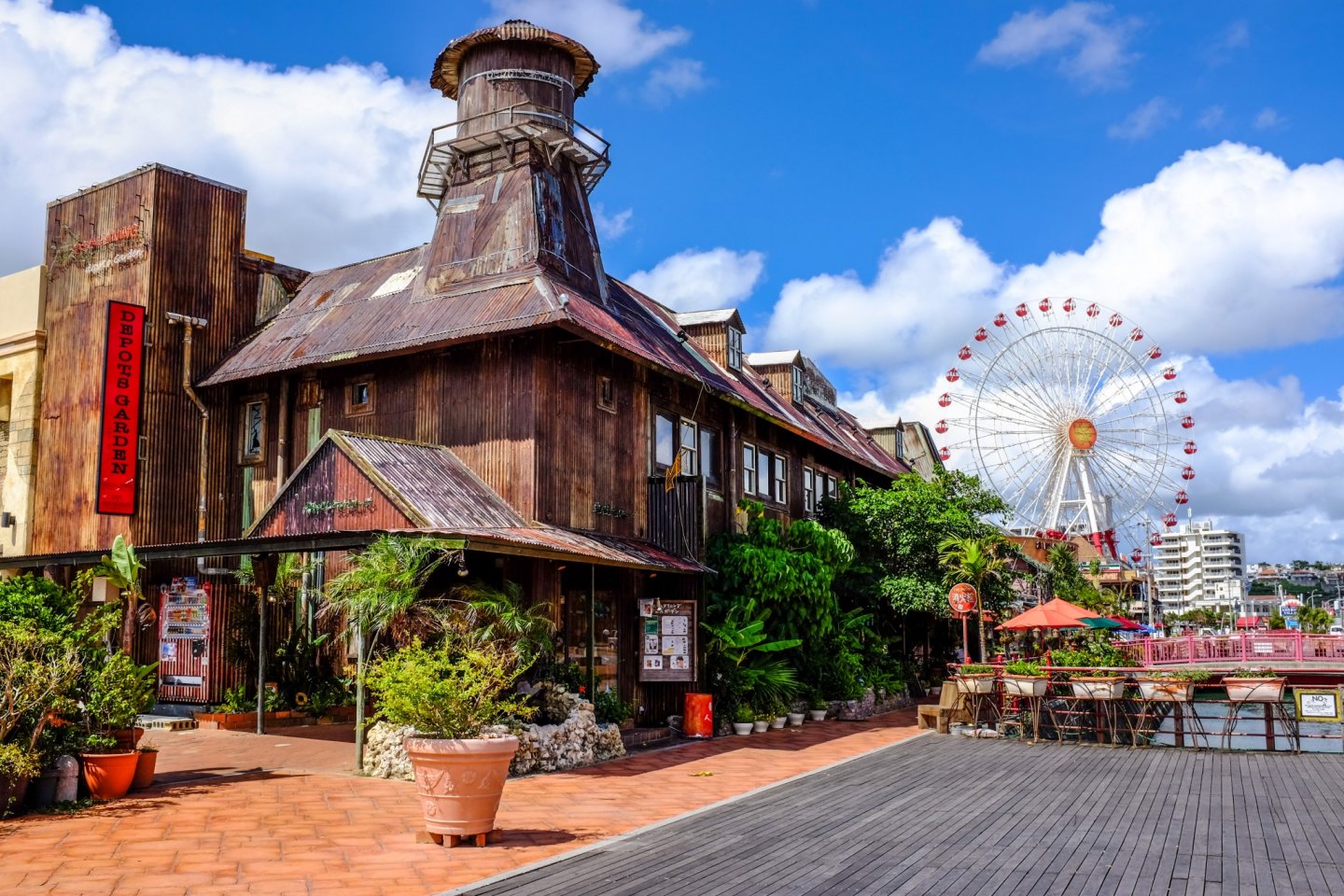 https://mdw-travel-data-us-east-1.s3.amazonaws.com/img/country/Japan/Mihama-American-Village/img_00.jpg