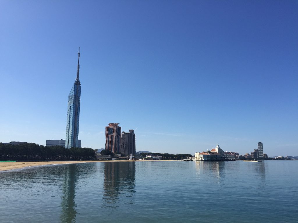 https://mdw-travel-data-us-east-1.s3.amazonaws.com/img/country/Japan/Momochi-Seaside-Park/img_03.jpg