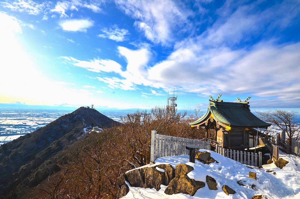 https://mdw-travel-data-us-east-1.s3.amazonaws.com/img/country/Japan/Mount-Tsukuba/img_02.jpg