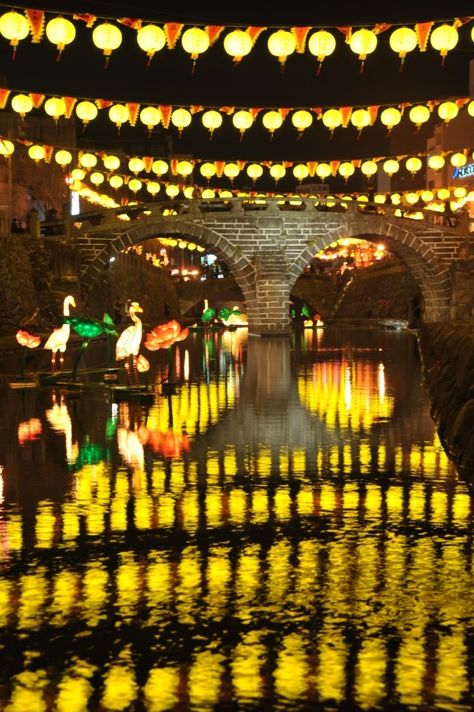 https://mdw-travel-data-us-east-1.s3.amazonaws.com/img/country/Japan/Nagasaki-Lantern-Festival/img_03.jpg