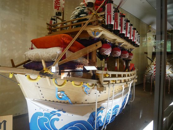 https://mdw-travel-data-us-east-1.s3.amazonaws.com/img/country/Japan/Nagasaki-Traditional-Performing-Arts-Museum/img_00.jpg