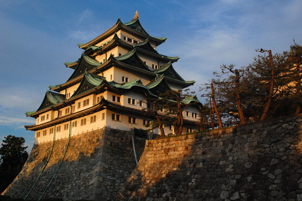 https://mdw-travel-data-us-east-1.s3.amazonaws.com/img/country/Japan/Nagoya-Castle/img_00.jpg