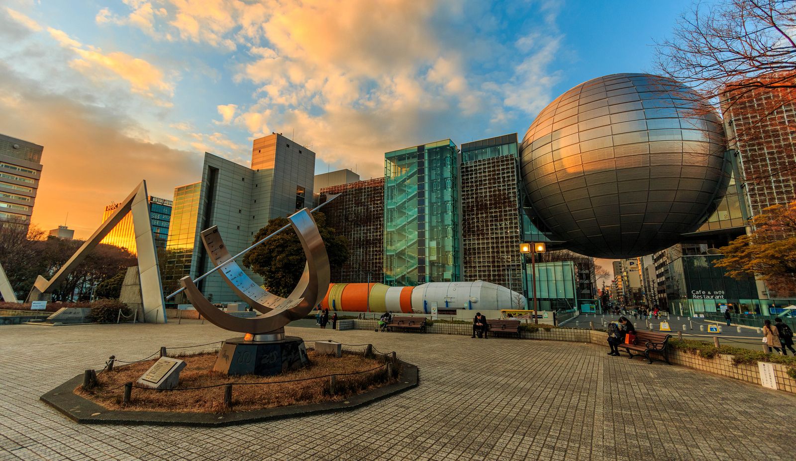 https://mdw-travel-data-us-east-1.s3.amazonaws.com/img/country/Japan/Nagoya-City-Science-Museum/img_02.jpg