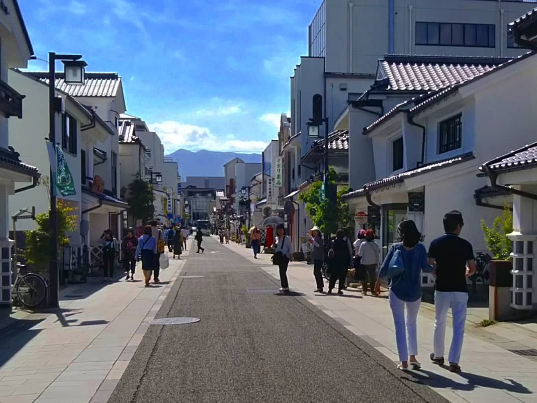 https://mdw-travel-data-us-east-1.s3.amazonaws.com/img/country/Japan/Nakamachi-Street/img_03.jpg