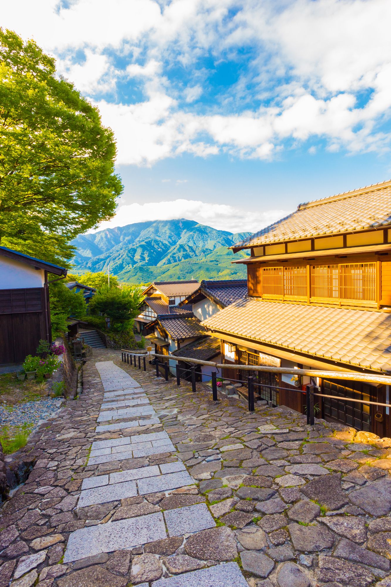 https://mdw-travel-data-us-east-1.s3.amazonaws.com/img/country/Japan/Nakasendo-Trail/img_03.jpg