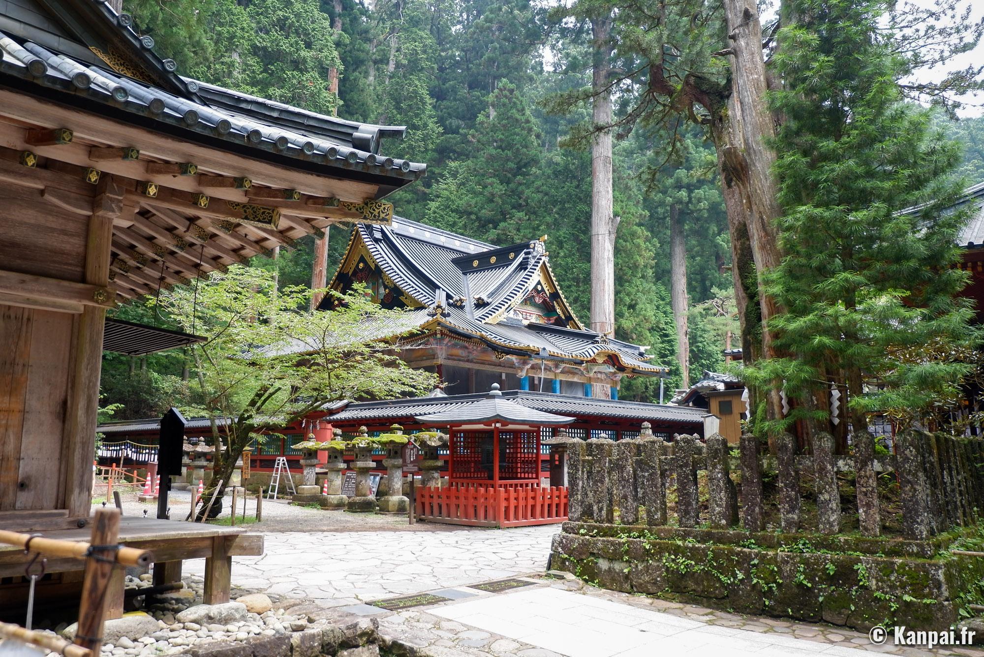 https://mdw-travel-data-us-east-1.s3.amazonaws.com/img/country/Japan/Nikko-Futarasan-Jinja/img_03.jpg