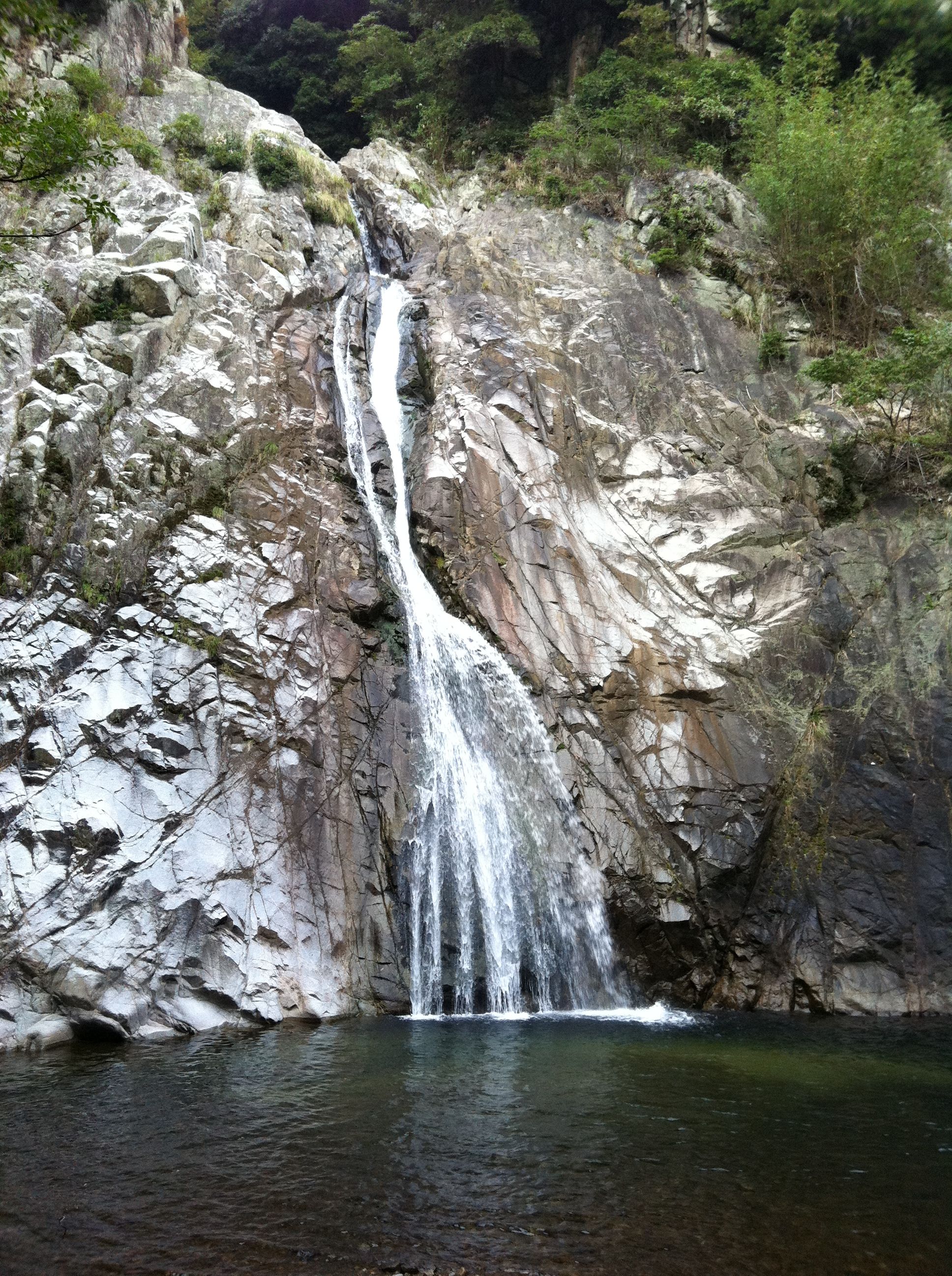 https://mdw-travel-data-us-east-1.s3.amazonaws.com/img/country/Japan/Nunobiki-Falls/img_03.jpg
