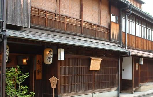 https://mdw-travel-data-us-east-1.s3.amazonaws.com/img/country/Japan/Ochaya-Shima/img_02.jpg