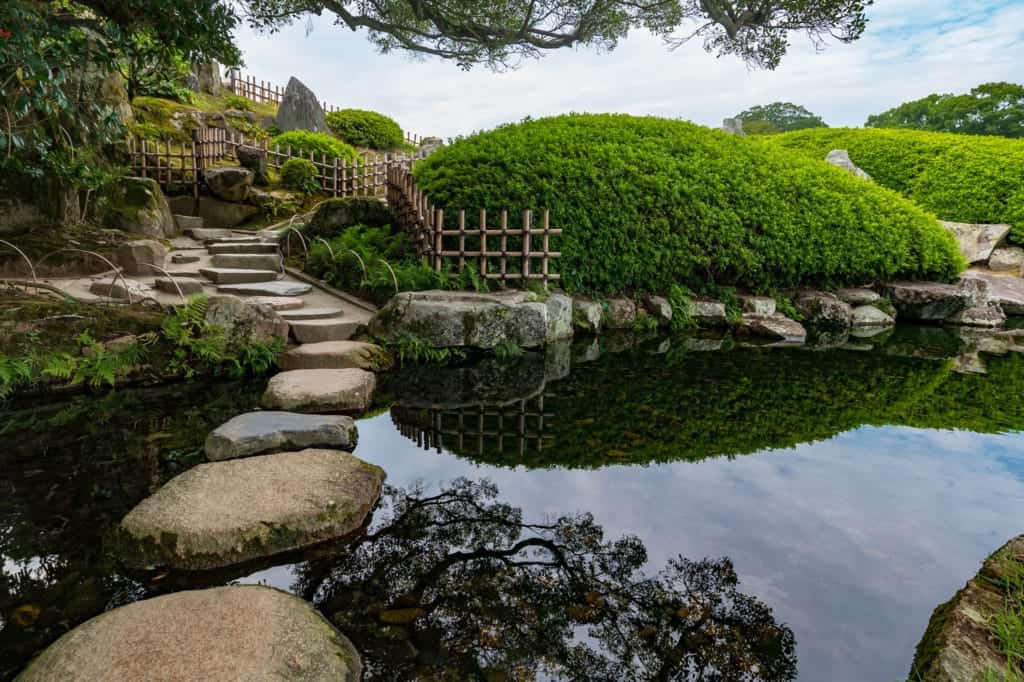 https://mdw-travel-data-us-east-1.s3.amazonaws.com/img/country/Japan/Okayama-Korakuen-Garden/img_03.jpg