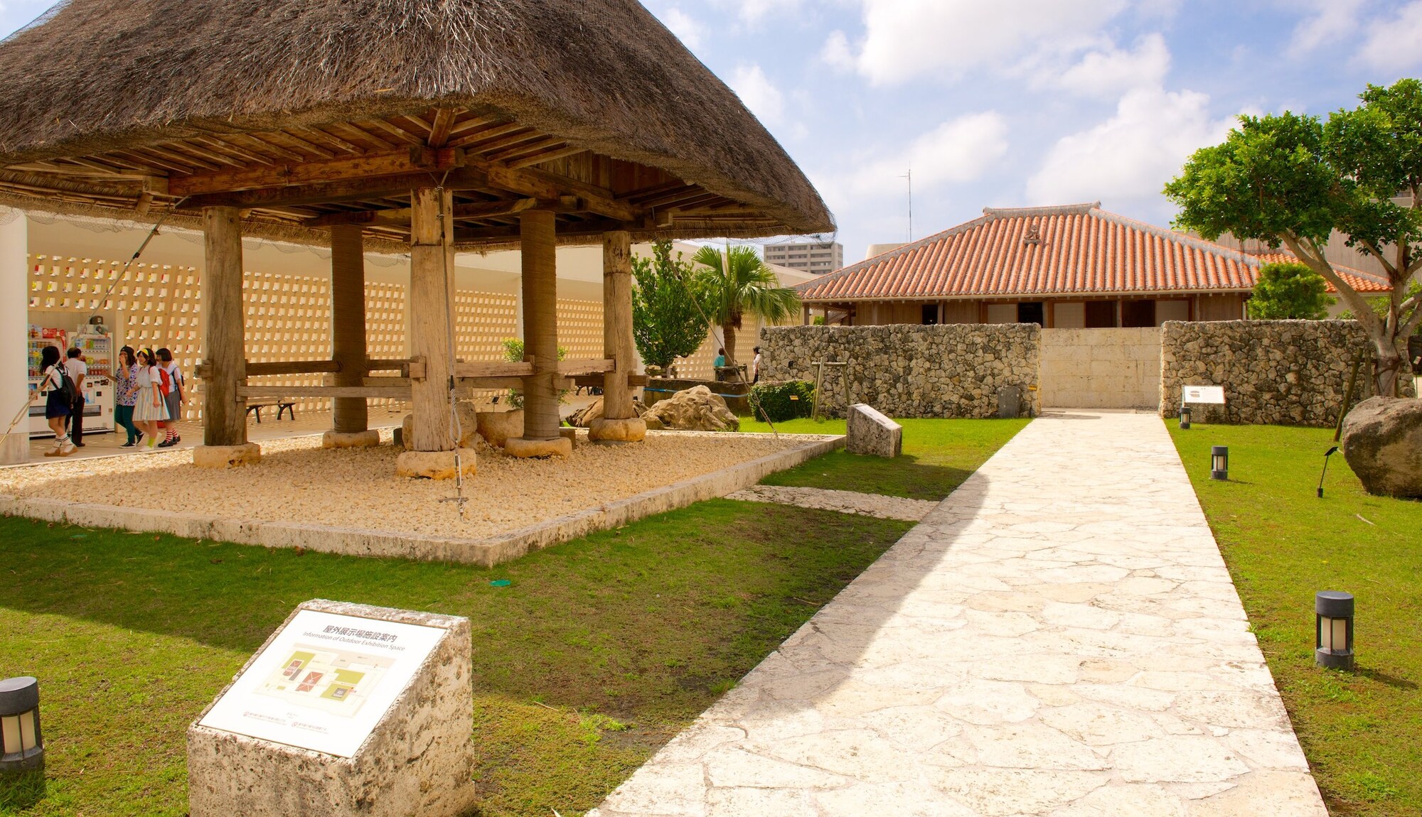 https://mdw-travel-data-us-east-1.s3.amazonaws.com/img/country/Japan/Okinawa-Prefectural-Museum-&-Art-Museum/img_01.jpg