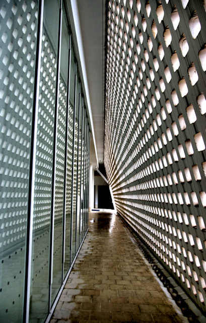 https://mdw-travel-data-us-east-1.s3.amazonaws.com/img/country/Japan/Okinawa-Prefectural-Museum-&-Art-Museum/img_03.jpg