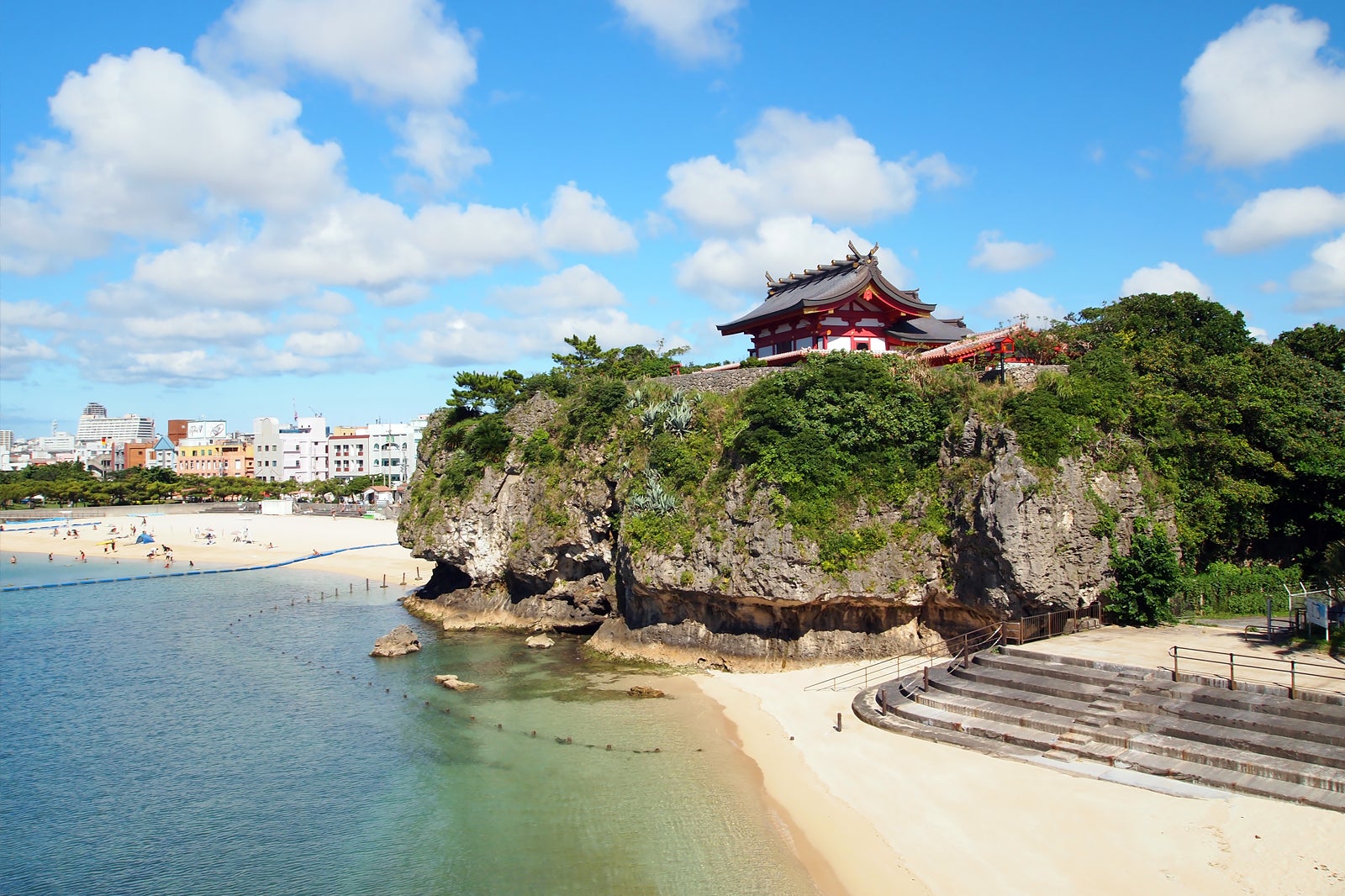 https://mdw-travel-data-us-east-1.s3.amazonaws.com/img/country/Japan/Okinawa-World/img_03.jpg