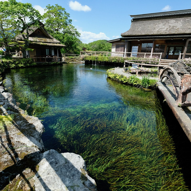 https://mdw-travel-data-us-east-1.s3.amazonaws.com/img/country/Japan/Oshino-Hakkai/img_02.jpg
