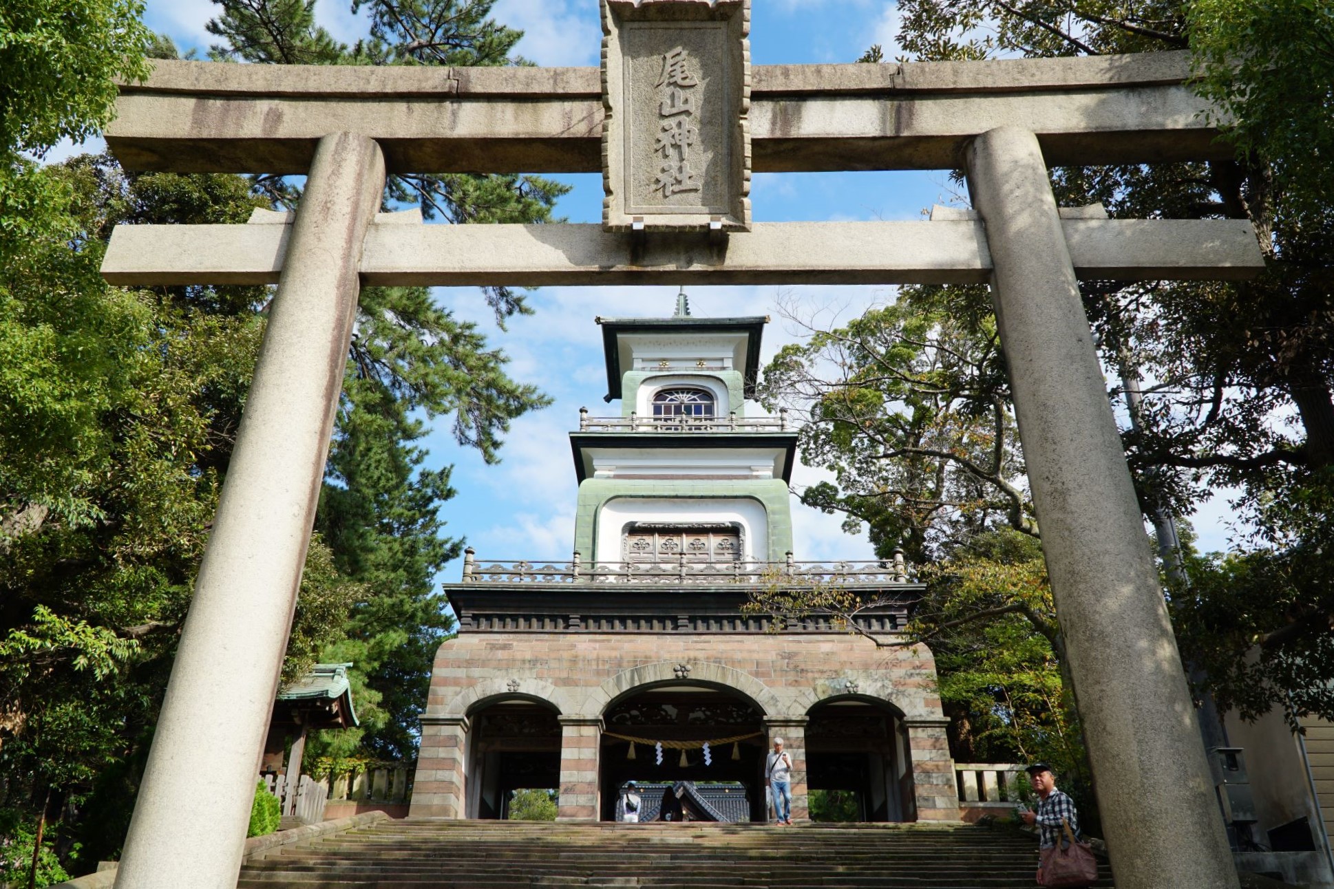 https://mdw-travel-data-us-east-1.s3.amazonaws.com/img/country/Japan/Oyama-Shrine/img_01.jpg