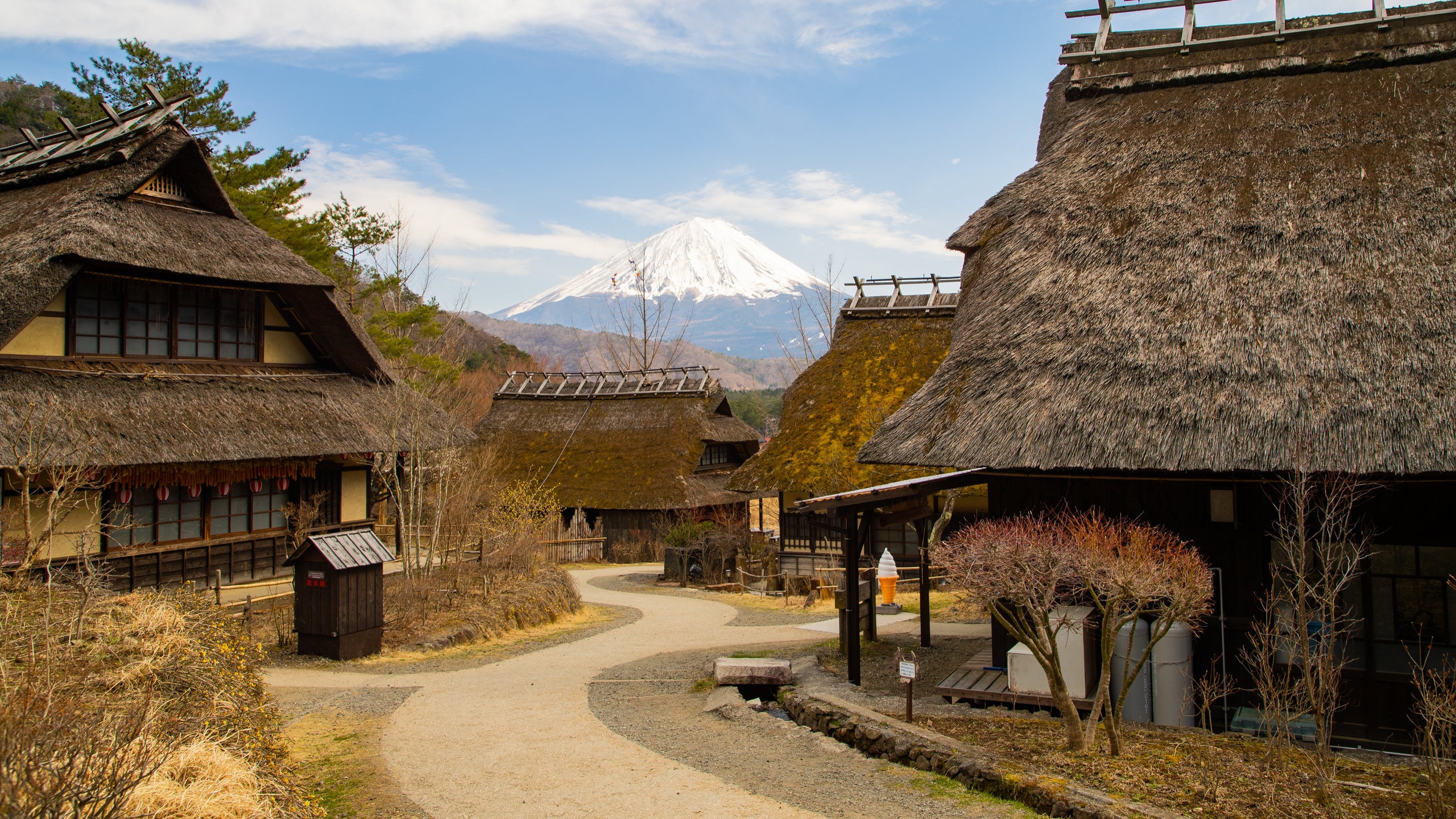 https://mdw-travel-data-us-east-1.s3.amazonaws.com/img/country/Japan/Saiko-Iyashi-no-Sato-Nemba/img_02.jpg
