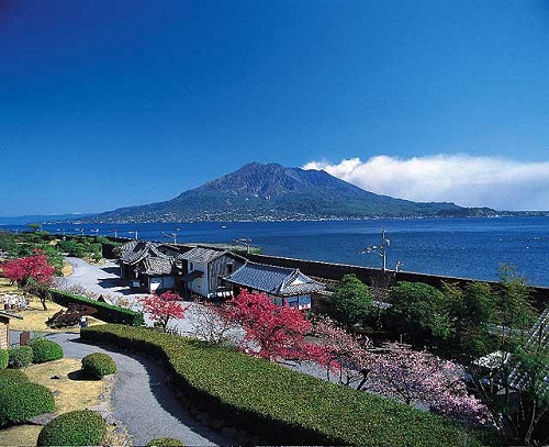 https://mdw-travel-data-us-east-1.s3.amazonaws.com/img/country/Japan/Senganen-Garden/img_02.jpg