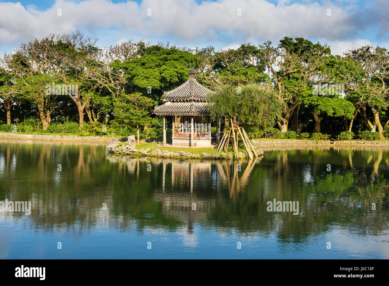 https://mdw-travel-data-us-east-1.s3.amazonaws.com/img/country/Japan/Shikina-en-Garden/img_02.jpg