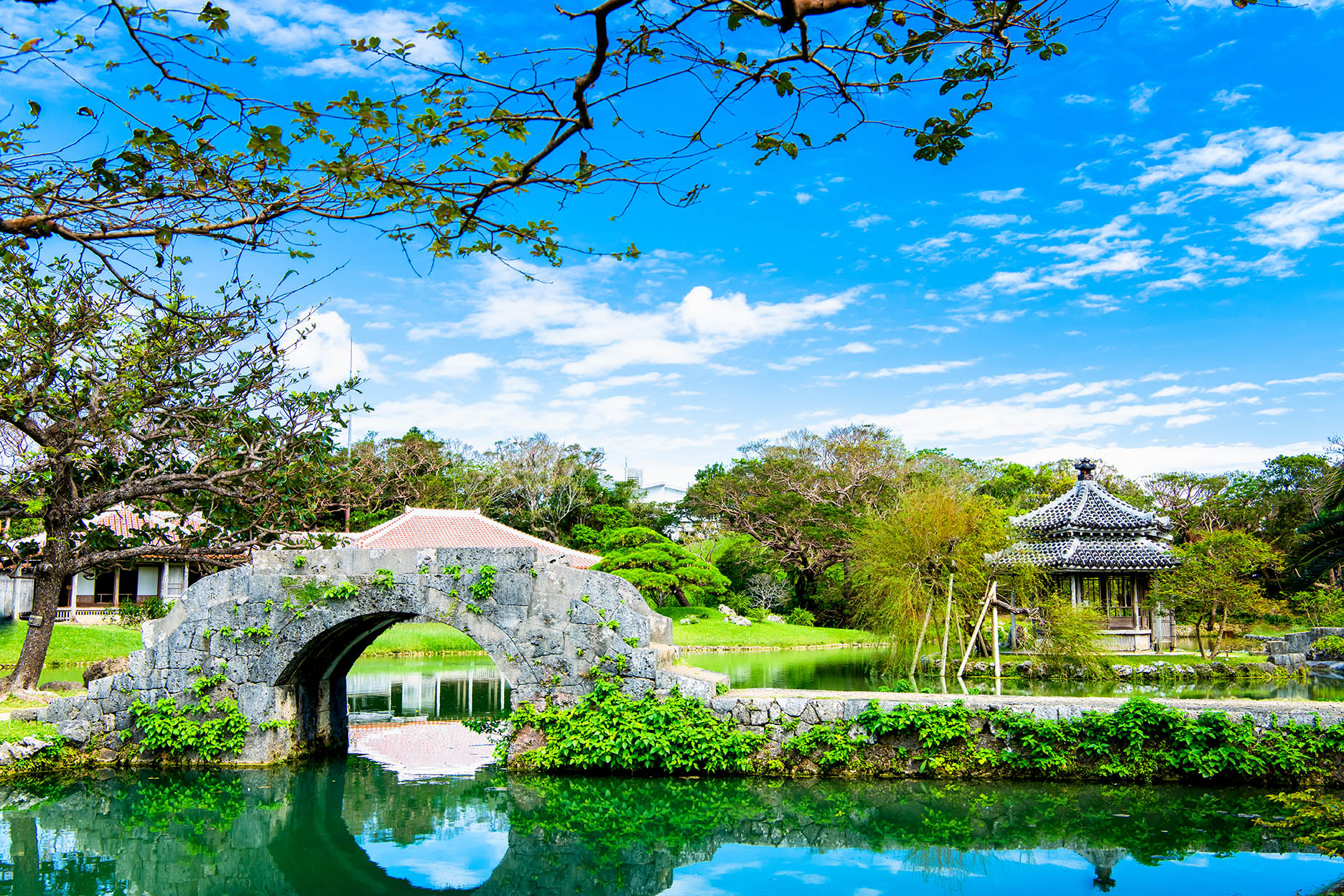 https://mdw-travel-data-us-east-1.s3.amazonaws.com/img/country/Japan/Shikinaen-Royal-Garden/img_00.jpg