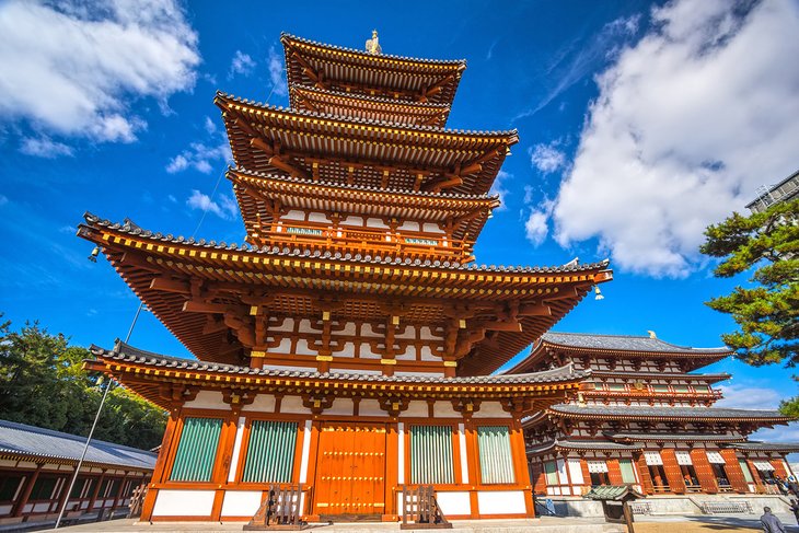 https://mdw-travel-data-us-east-1.s3.amazonaws.com/img/country/Japan/Shin-Yakushiji-Temple/img_01.jpg