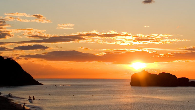 https://mdw-travel-data-us-east-1.s3.amazonaws.com/img/country/Japan/Sunset-Beach/img_00.jpg