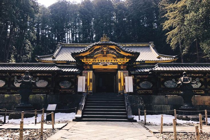https://mdw-travel-data-us-east-1.s3.amazonaws.com/img/country/Japan/Taiyuinbyo-Shrine/img_02.jpg