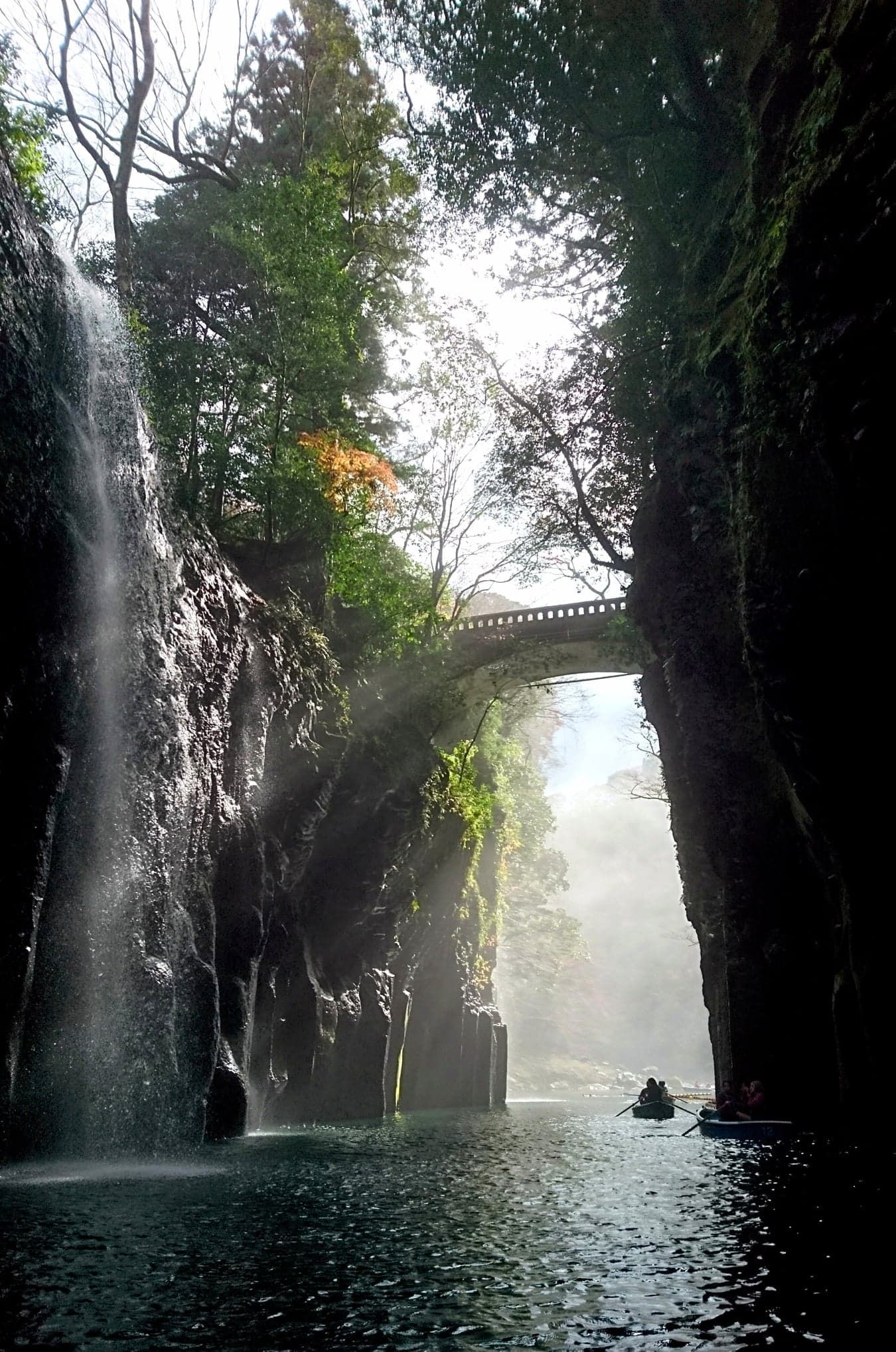 https://mdw-travel-data-us-east-1.s3.amazonaws.com/img/country/Japan/Takachiho-Gorge/img_01.jpg
