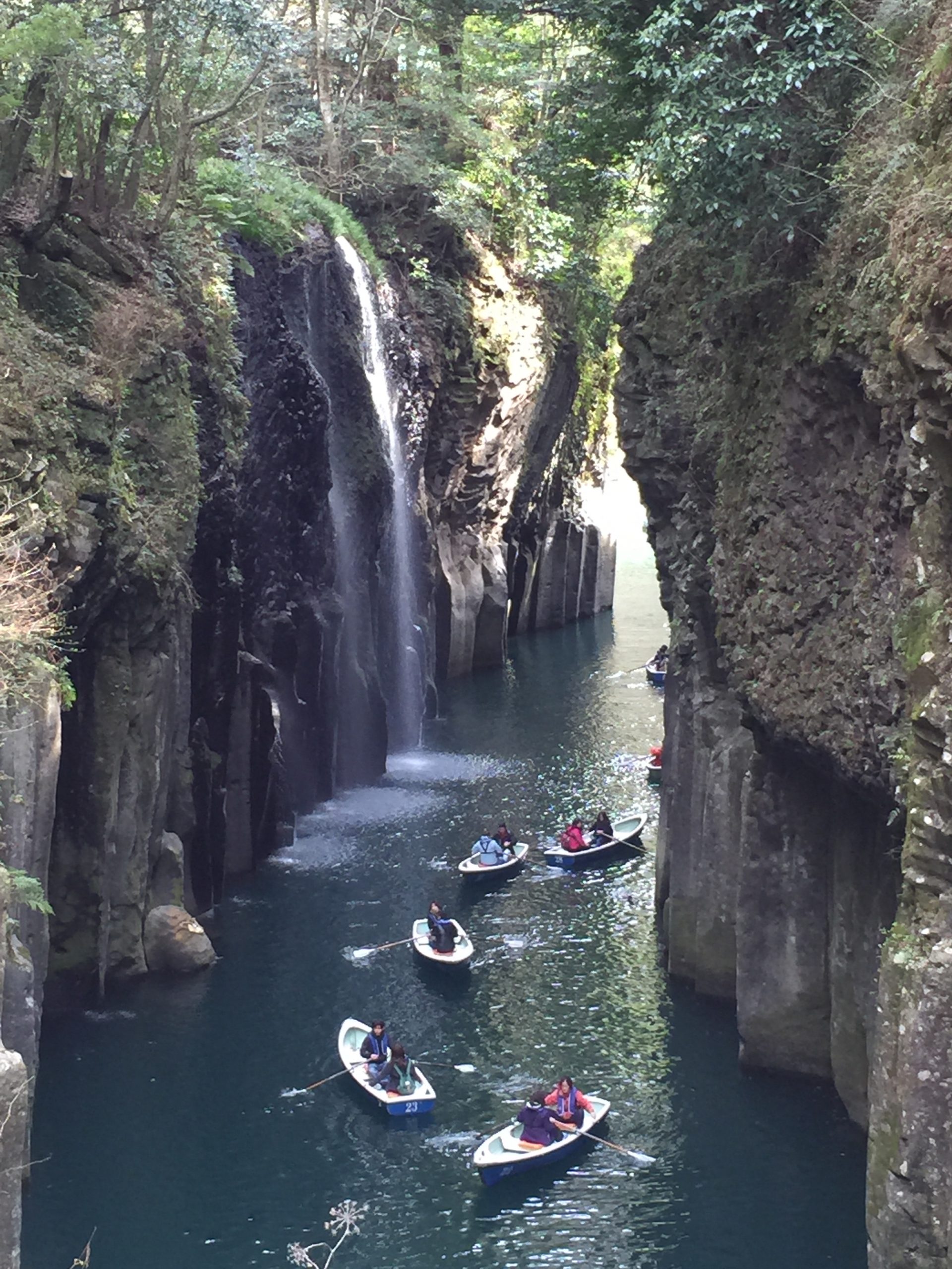 https://mdw-travel-data-us-east-1.s3.amazonaws.com/img/country/Japan/Takachiho-Gorge/img_02.jpg