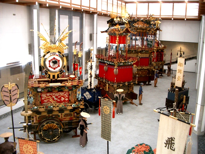 https://mdw-travel-data-us-east-1.s3.amazonaws.com/img/country/Japan/Takayama-Kanko-Bunka-Kaikan/img_01.jpg