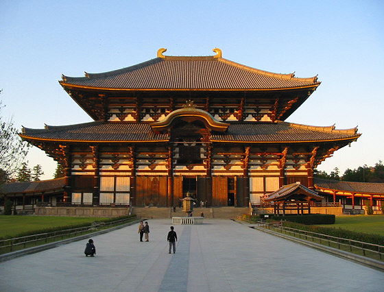 https://mdw-travel-data-us-east-1.s3.amazonaws.com/img/country/Japan/Todai-ji-Temple/img_02.jpg
