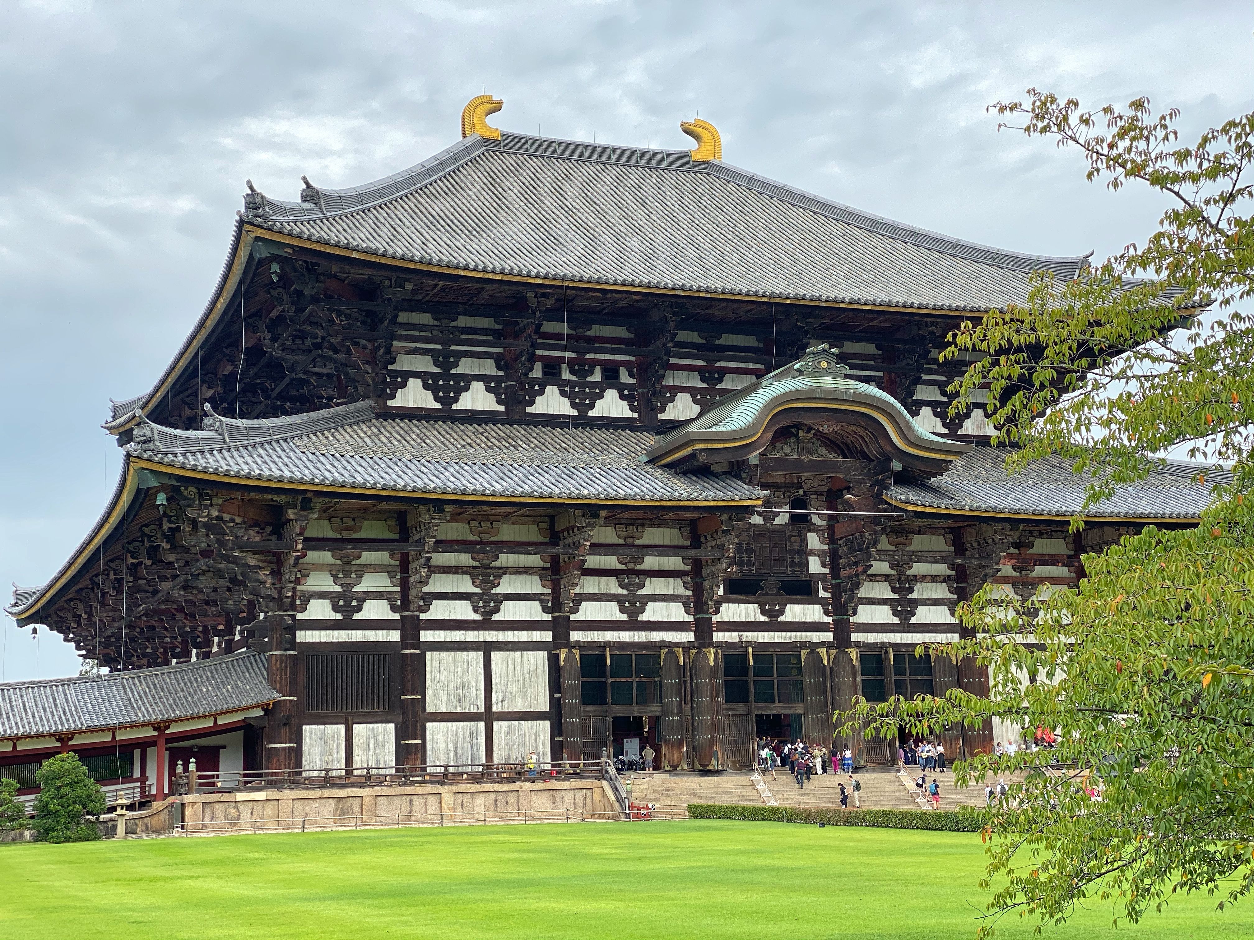 https://mdw-travel-data-us-east-1.s3.amazonaws.com/img/country/Japan/Todaiji-Temple/img_03.jpg