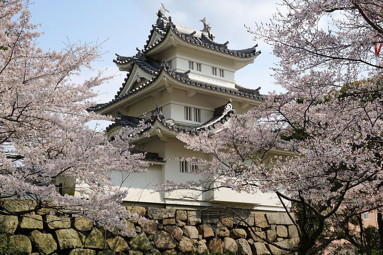 https://mdw-travel-data-us-east-1.s3.amazonaws.com/img/country/Japan/Tsu-Castle/img_03.jpg