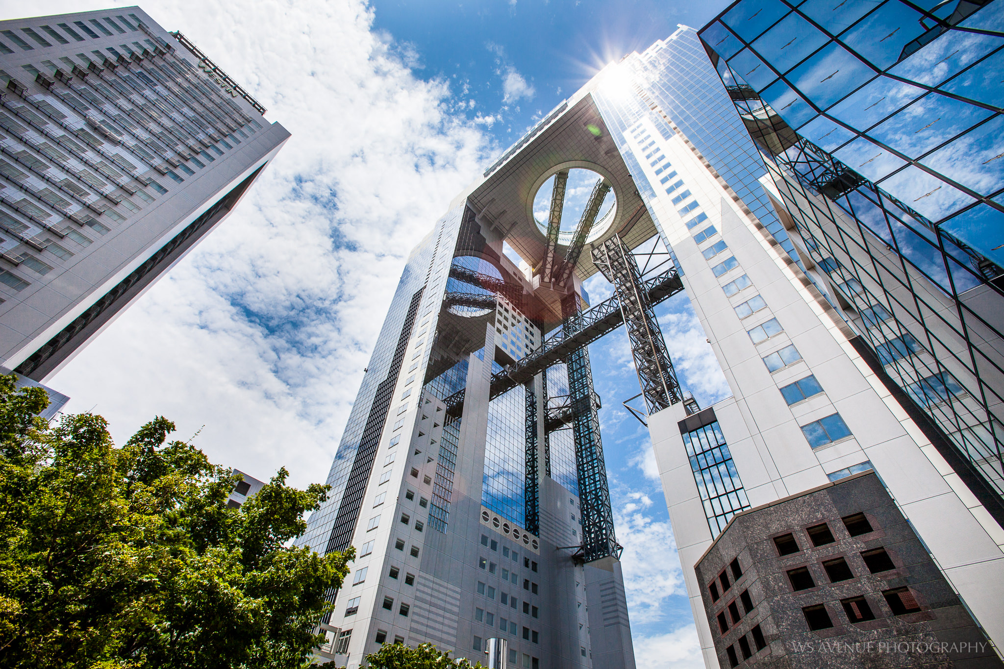 https://mdw-travel-data-us-east-1.s3.amazonaws.com/img/country/Japan/Umeda-Sky-Building/img_00.jpg