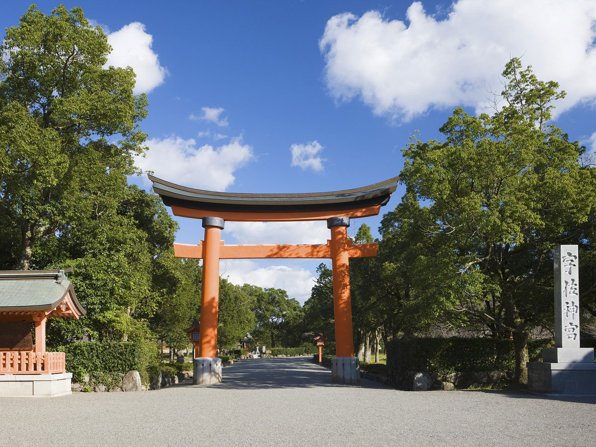 https://mdw-travel-data-us-east-1.s3.amazonaws.com/img/country/Japan/Usa-Jingu-Shrine/img_02.jpg