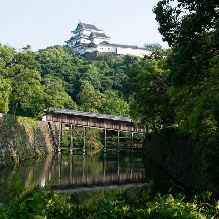 https://mdw-travel-data-us-east-1.s3.amazonaws.com/img/country/Japan/Wakayama-Castle/img_02.jpg