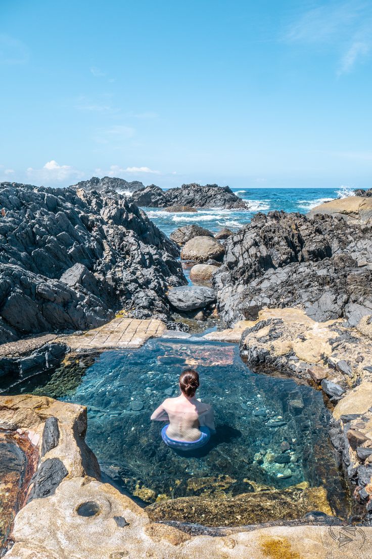 https://mdw-travel-data-us-east-1.s3.amazonaws.com/img/country/Japan/Yakushima-Island/img_02.jpg