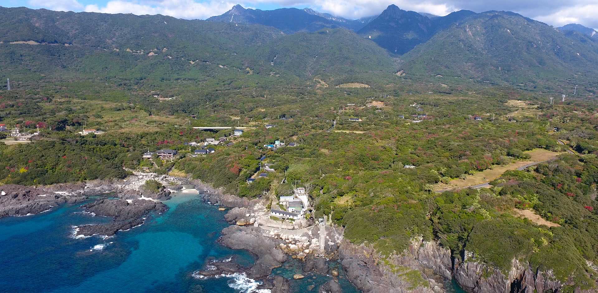 https://mdw-travel-data-us-east-1.s3.amazonaws.com/img/country/Japan/Yakushima-Island/img_03.jpg