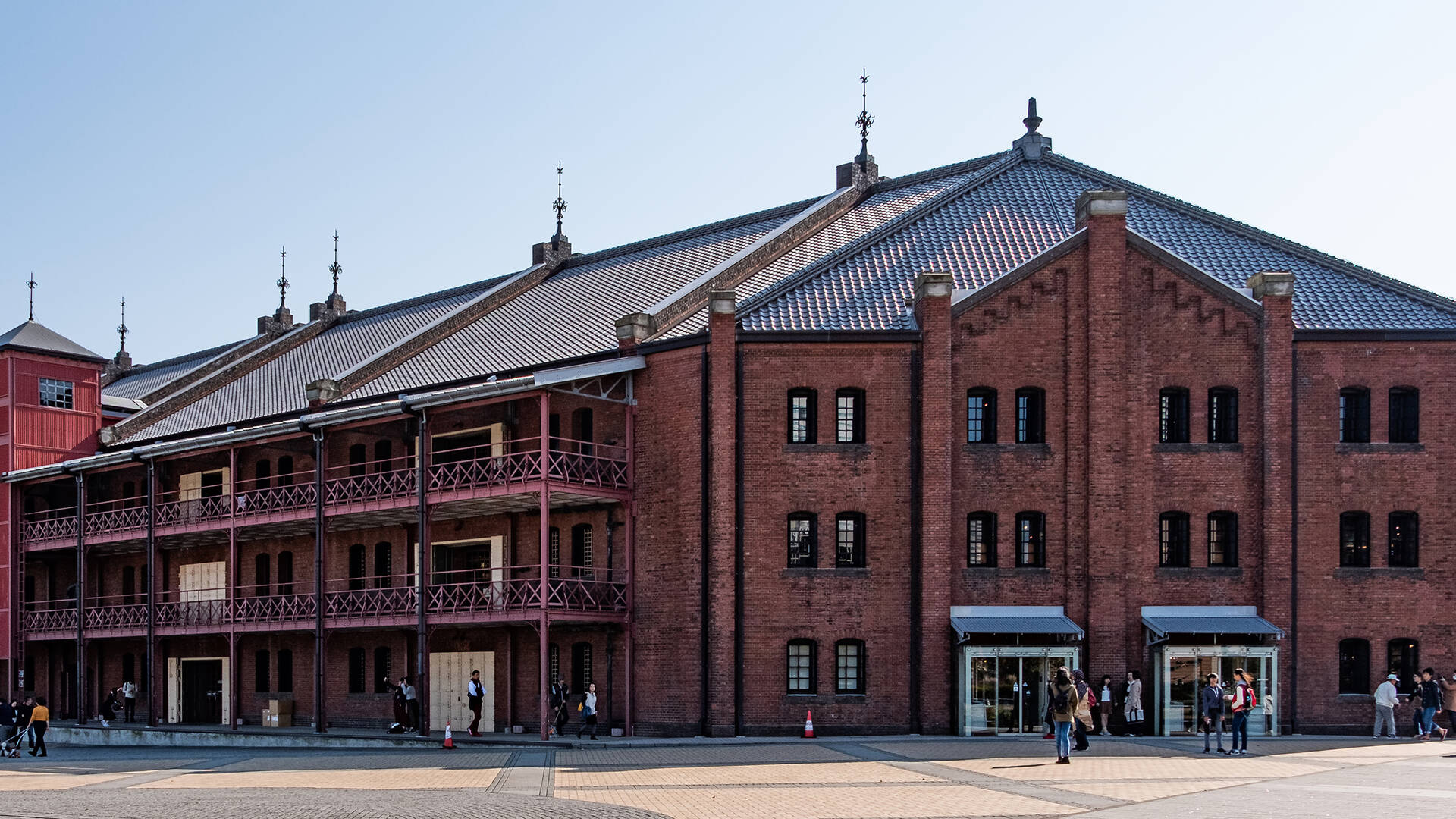 https://mdw-travel-data-us-east-1.s3.amazonaws.com/img/country/Japan/Yokohama-Red-Brick-Warehouse/img_01.jpg