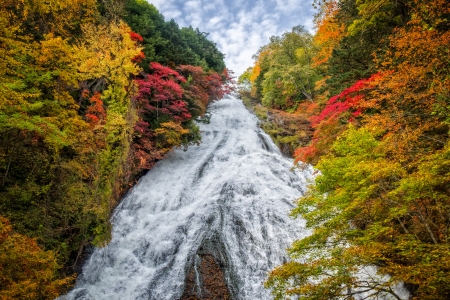 https://mdw-travel-data-us-east-1.s3.amazonaws.com/img/country/Japan/Yudaki-Falls/img_01.jpg