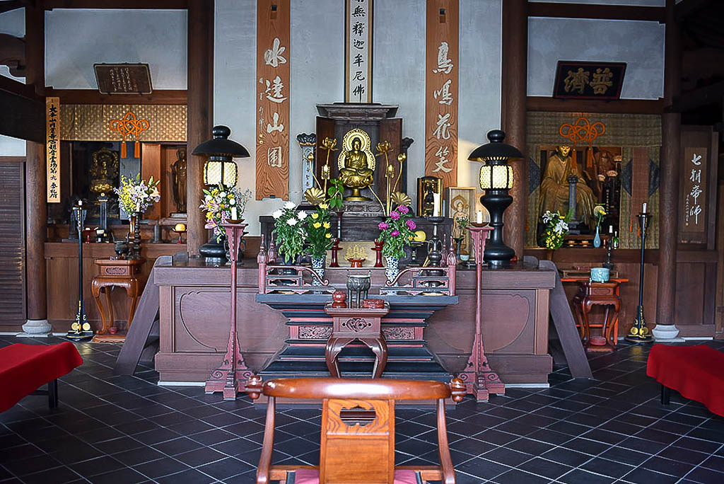 https://mdw-travel-data-us-east-1.s3.amazonaws.com/img/country/Japan/Zuisen-ji-Temple/img_01.jpg