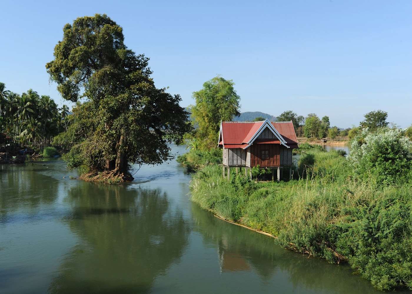 https://mdw-travel-data-us-east-1.s3.amazonaws.com/img/country/Laos/4000-Islands/img_03.jpg