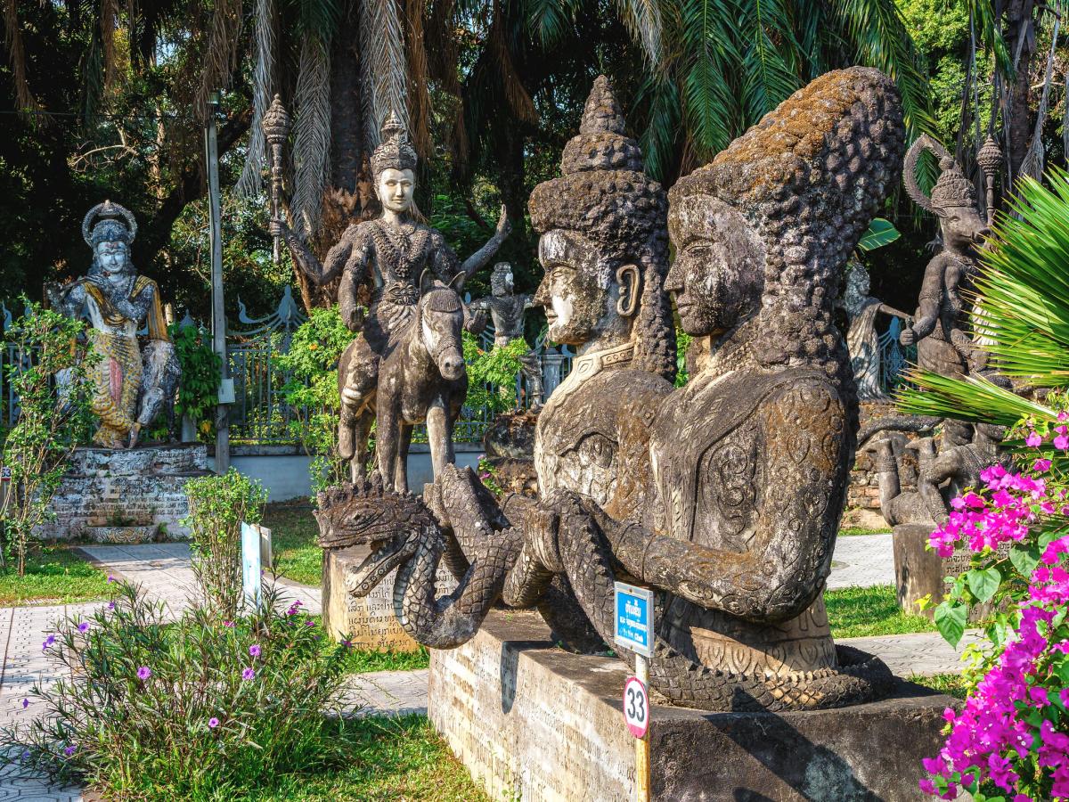 https://mdw-travel-data-us-east-1.s3.amazonaws.com/img/country/Laos/Aen-Miro-Market/img_00.jpg