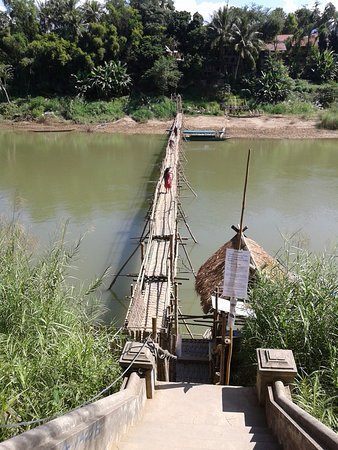 https://mdw-travel-data-us-east-1.s3.amazonaws.com/img/country/Laos/Bamboo-Bridge/img_03.jpg