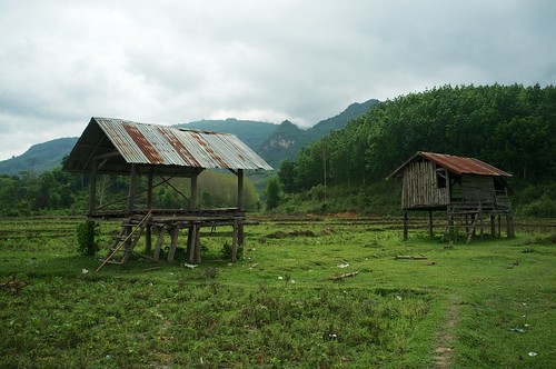 https://mdw-travel-data-us-east-1.s3.amazonaws.com/img/country/Laos/Ban-Houay-Kaeng/img_02.jpg