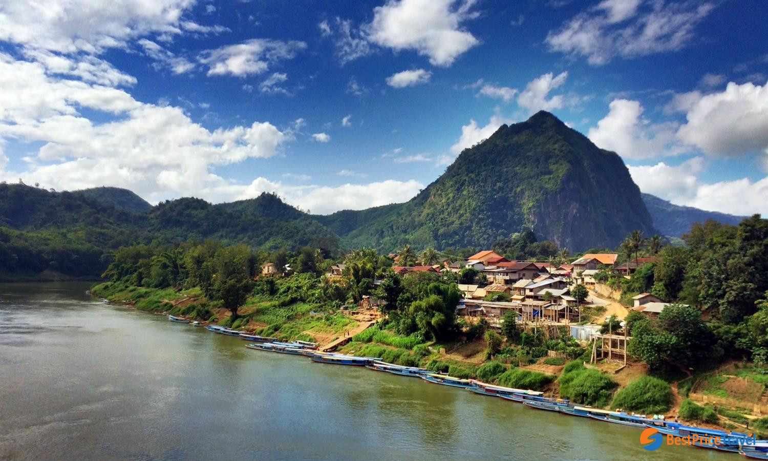 https://mdw-travel-data-us-east-1.s3.amazonaws.com/img/country/Laos/Ban-Na-Chok/img_01.jpg