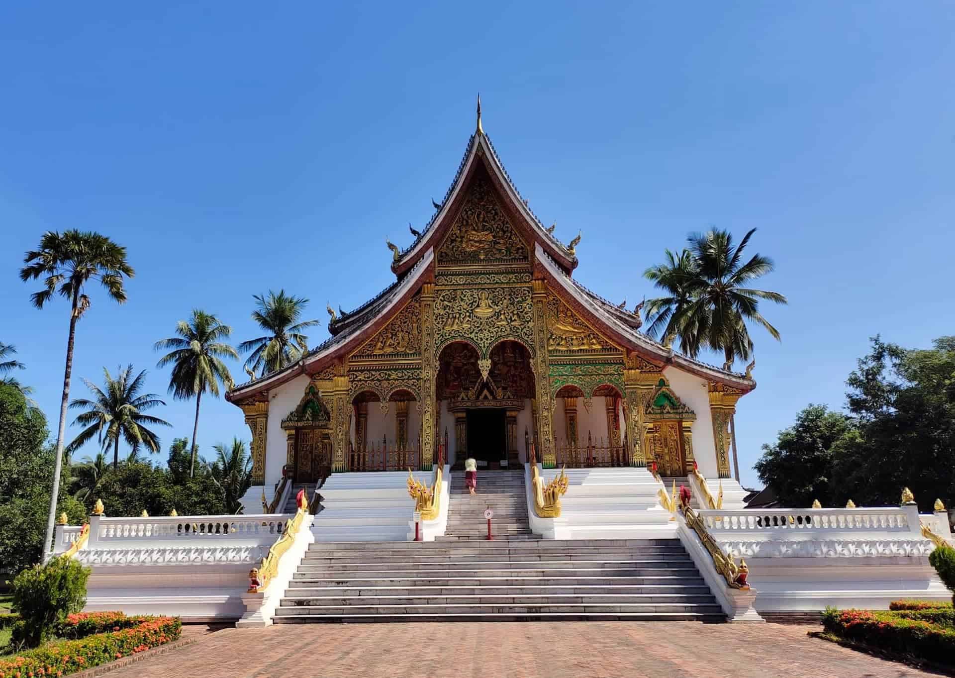 https://mdw-travel-data-us-east-1.s3.amazonaws.com/img/country/Laos/Ban-Porn-Song/img_02.jpg