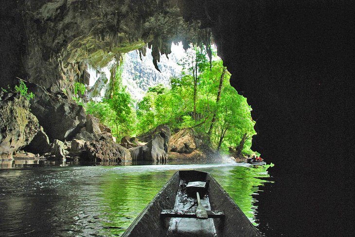 https://mdw-travel-data-us-east-1.s3.amazonaws.com/img/country/Laos/Ban-Tomo-Cave/img_02.jpg
