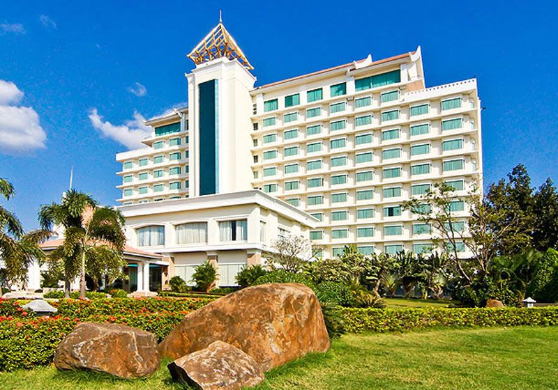 https://mdw-travel-data-us-east-1.s3.amazonaws.com/img/country/Laos/Champasak-Palace-Hotel/img_03.jpg