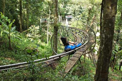 https://mdw-travel-data-us-east-1.s3.amazonaws.com/img/country/Laos/Datanla-Falls/img_02.jpg