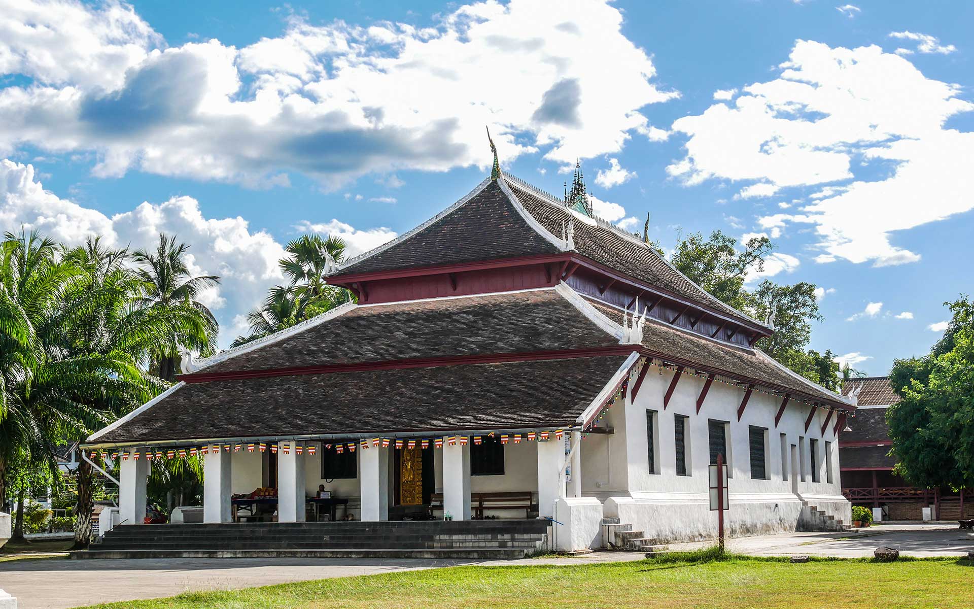 https://mdw-travel-data-us-east-1.s3.amazonaws.com/img/country/Laos/Fortification-of-Khone/img_03.jpg